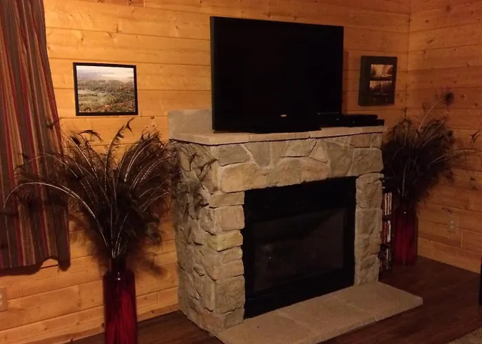 Screened Hot Tub & Peacocks Nearby *