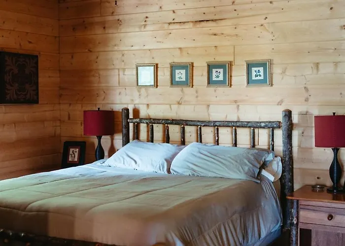 Ferienhaus Romantic W Hot Tub Near